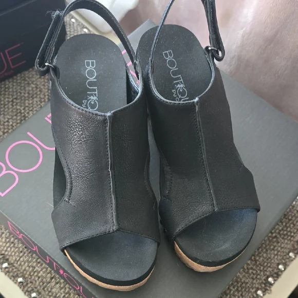 Corkys Black Wedge Sandals with Tan Sole - Picture 2 of 8